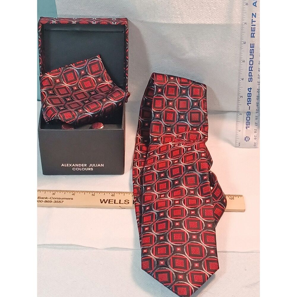 NIB  Alexander Julian Colors Tie Handkerchief & Cufflink set in box GIFT